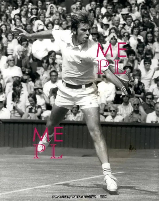 : Roscoe Tanner in tennis match at Wimbledon : Roscoe Tanner in tennis match at Wimbledon