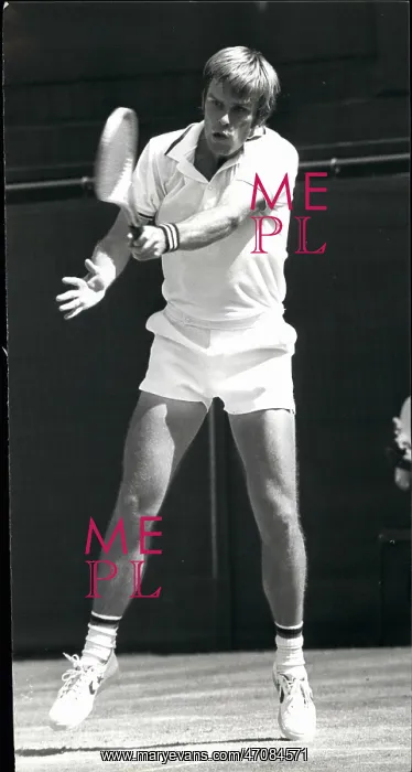 : Roscoe Tanner in tennis match at Wimbledon : Roscoe Tanner in tennis match at Wimbledon