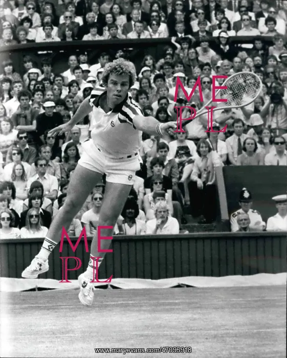 : Roscoe Tanner in tennis match at Wimbledon : Roscoe Tanner in tennis match at Wimbledon