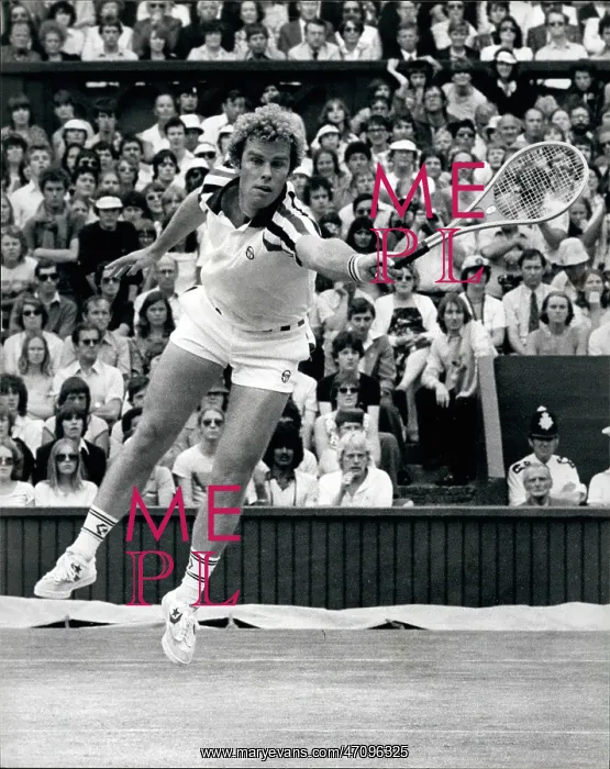 : Roscoe Tanner in tennis match at Wimbledon : Roscoe Tanner in tennis match at Wimbledon