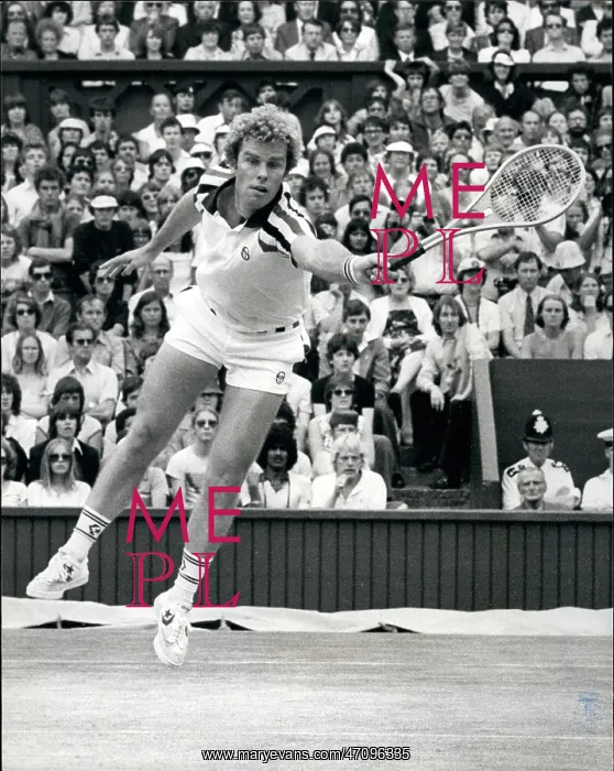 : Roscoe Tanner in tennis match at Wimbledon : Roscoe Tanner in tennis match at Wimbledon