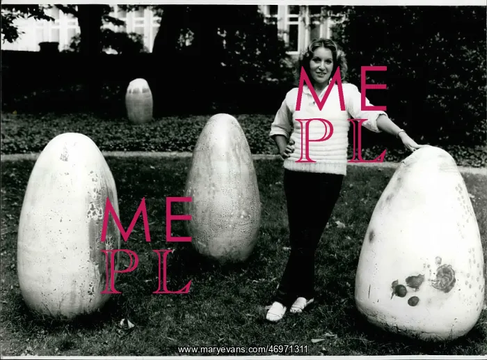 : Rose-Marie Nocker with her sculptures, Dusseldorf : Rose-Marie Nocker with her sculptures, Dusseldorf