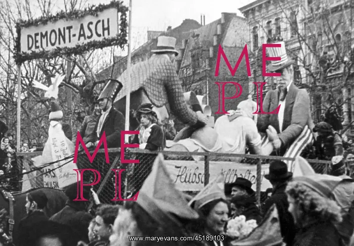 : Rose Monday parade in Cologne 1949 : Rose Monday parade in Cologne 1949