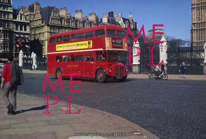: ROUTEMASTER BUS : ROUTEMASTER BUS