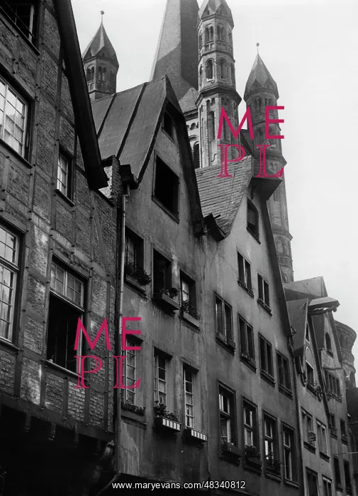 : Row of houses in Cologne, 1933 : Row of houses in Cologne, 1933