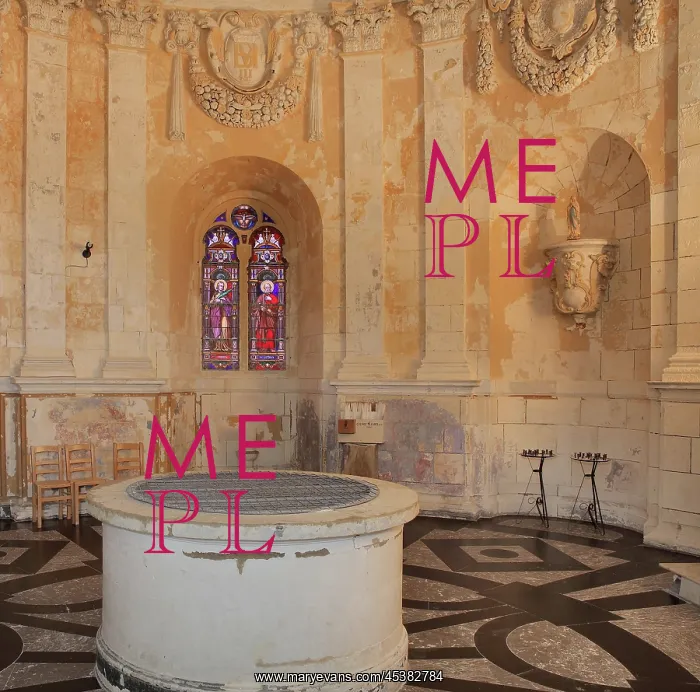 : The Royal Chapel, on the second floor of the Phare : The Royal Chapel, on the second floor of the Phare