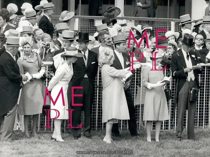 : Royal Family group at Epsom Derby : Royal Family group at Epsom Derby