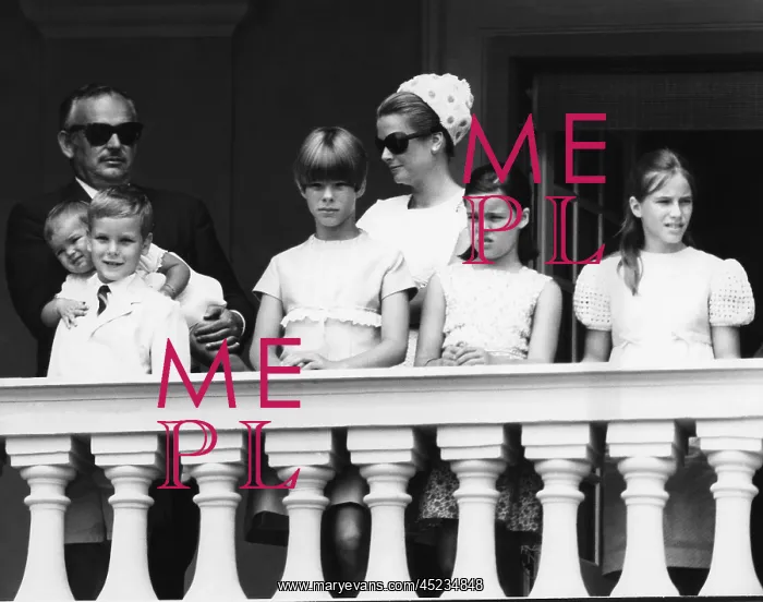 : The Royal Family watching the U.S. Air Force ? : The Royal Family watching the U.S. Air Force ?