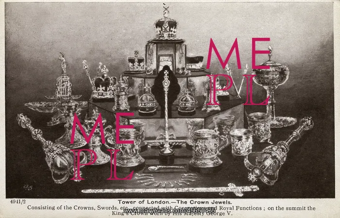 : The Royal Regalia held in the Tower of London : The Royal Regalia held in the Tower of London