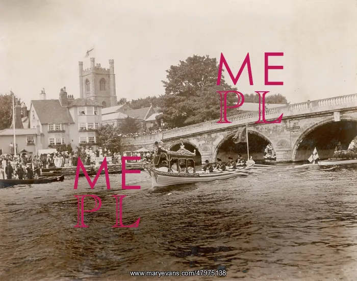 : Royal visit to Henley Regatta by State Barge : Royal visit to Henley Regatta by State Barge
