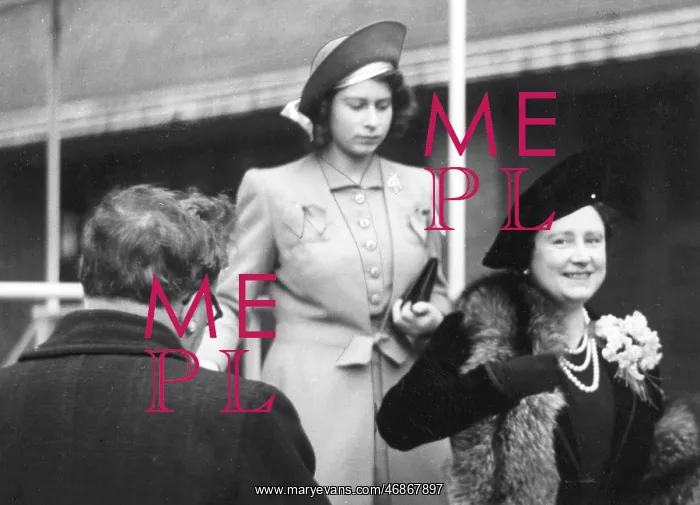 : Royal visit to LFB Lambeth HQ, WW2 : Royal visit to LFB Lambeth HQ, WW2