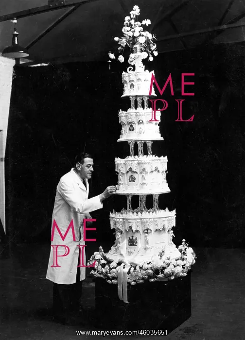  : Royal Wedding 1947 - the cake