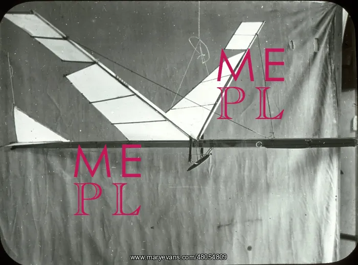 : Rubber-driven flying machine : Rubber-driven flying machine