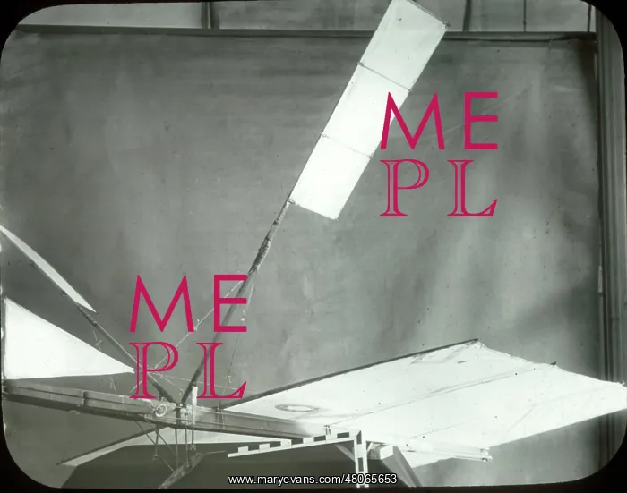 : Rubber-driven flying machine : Rubber-driven flying machine