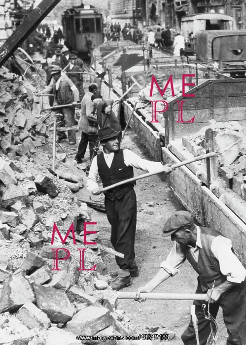 : Rubble clearance, 1945 : Rubble clearance, 1945