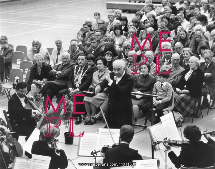 : Rudolf Barshai conducting Bournemouth Symphony Orchestra : Rudolf Barshai conducting Bournemouth Symphony Orchestra