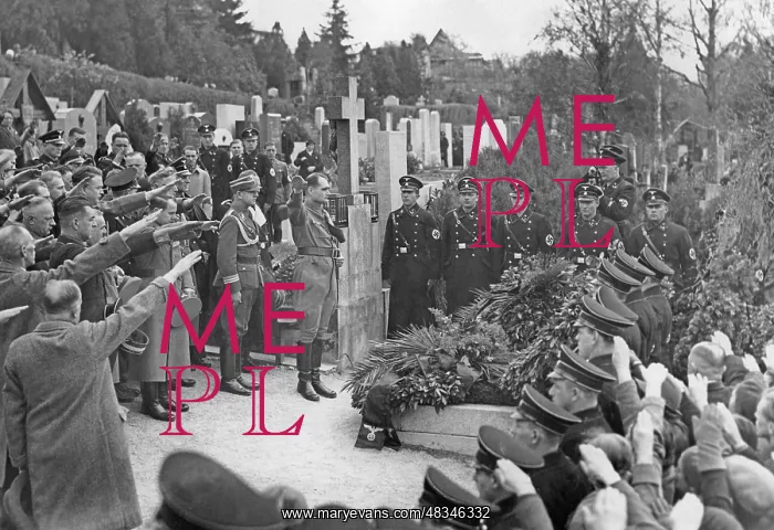 : Rudolf Hess in the cemetery of Vienna, 1938 : Rudolf Hess in the cemetery of Vienna, 1938