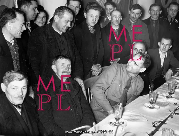 : Rudolf Hess with workers of the Reich highway, 1938 : Rudolf Hess with workers of the Reich highway, 1938