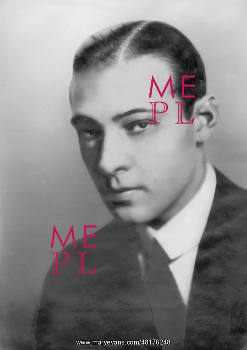 : Rudolph Valentino, around 1920 : Rudolph Valentino, around 1920