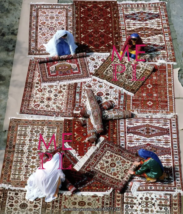 : Rug factory in Derbent, 1983 : Rug factory in Derbent, 1983