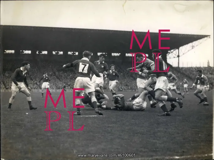 : Rugby - Soccer : Rugby - Soccer