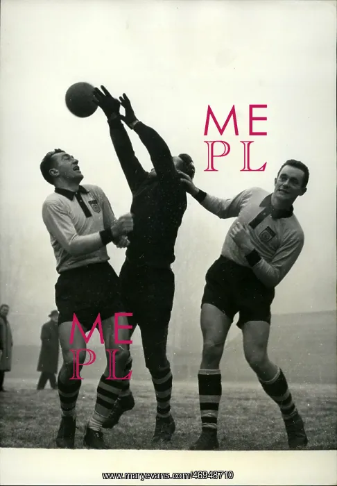 : Rugby - Soccer : Rugby - Soccer