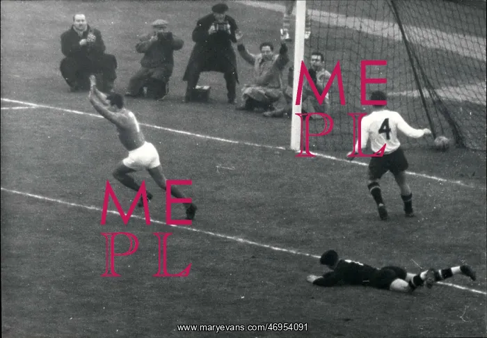 : Rugby - Soccer : Rugby - Soccer