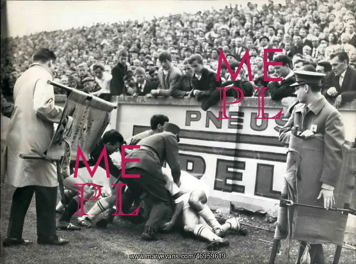 : Rugby - Soccer : Rugby - Soccer