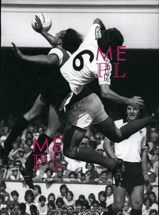: Rugby - Soccer : Rugby - Soccer