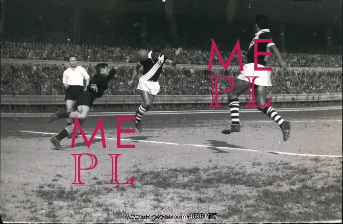 : Rugby - Soccer : Rugby - Soccer