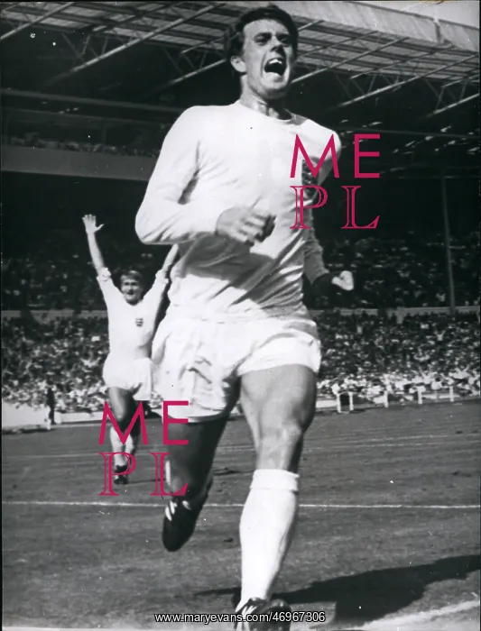 : Rugby - Soccer : Rugby - Soccer