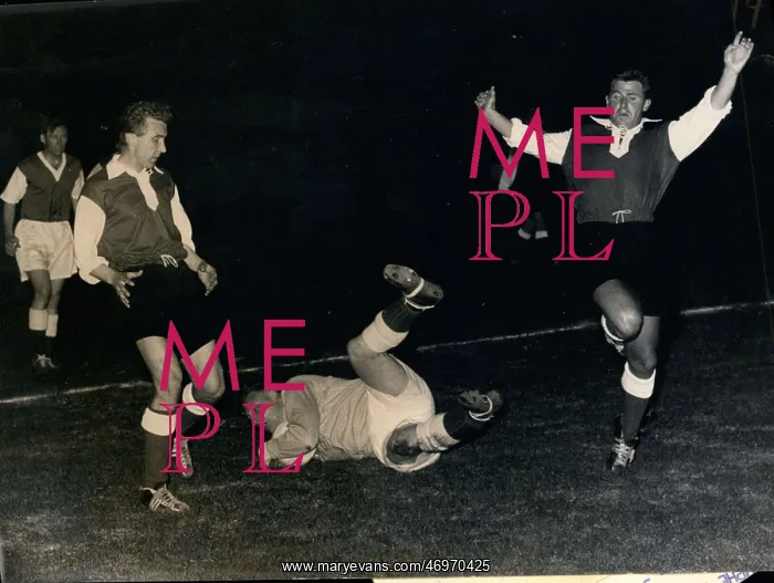 : Rugby - Soccer : Rugby - Soccer