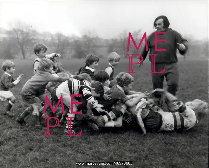 : Rugby - Soccer : Rugby - Soccer