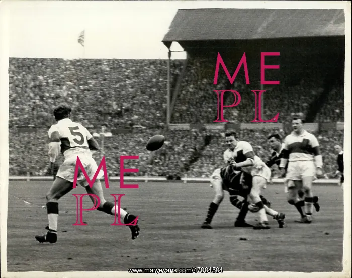 : Rugby - Soccer : Rugby - Soccer