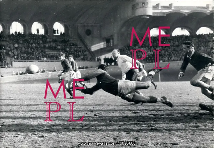 : Rugby - Soccer : Rugby - Soccer