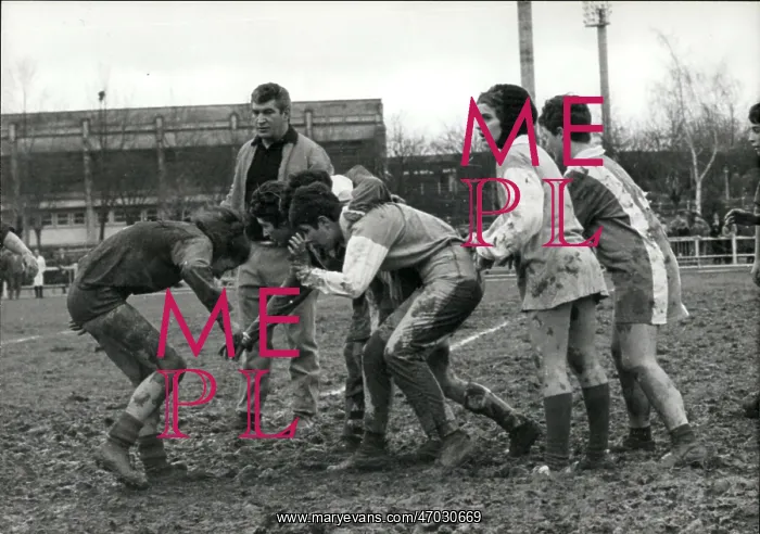 : Rugby - Soccer : Rugby - Soccer