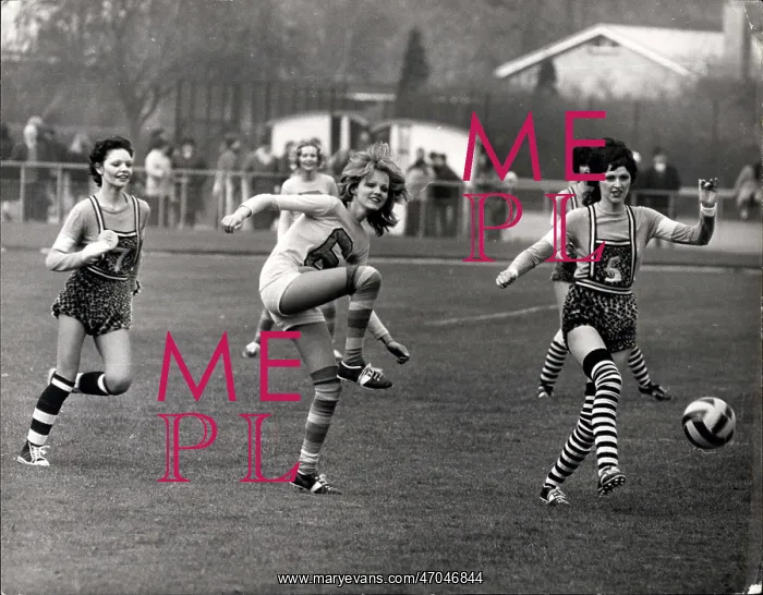 : Rugby - Soccer : Rugby - Soccer