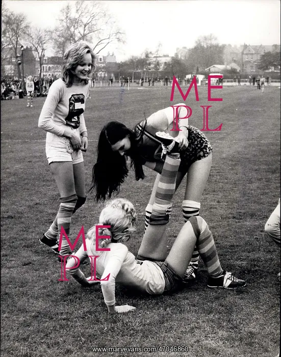 : Rugby - Soccer : Rugby - Soccer