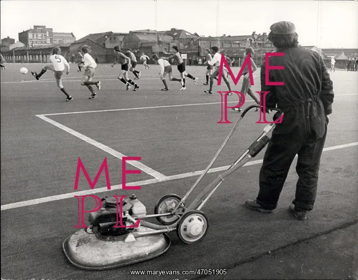 : Rugby - Soccer : Rugby - Soccer
