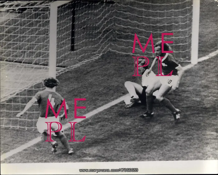 : Rugby - Soccer : Rugby - Soccer