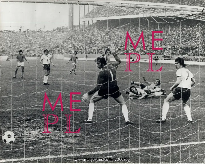 : Rugby - Soccer : Rugby - Soccer