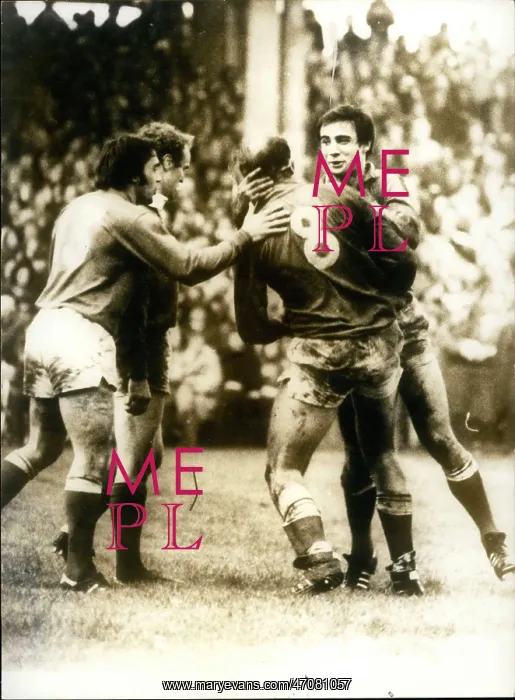 : Rugby - Soccer : Rugby - Soccer