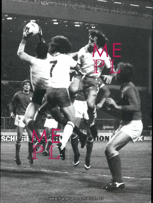 : Rugby - Soccer : Rugby - Soccer