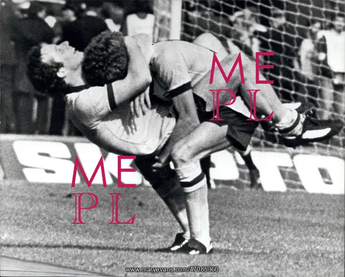 : Rugby - Soccer : Rugby - Soccer