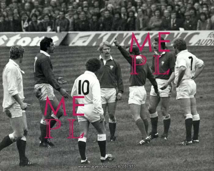 : Rugby - Soccer : Rugby - Soccer
