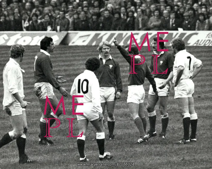 : Rugby - Soccer : Rugby - Soccer