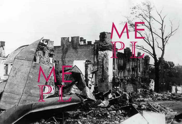 : Ruined city on the Eastern Front, 1941 : Ruined city on the Eastern Front, 1941