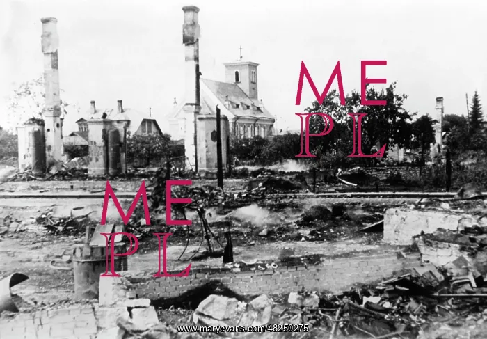 : Ruined city on the Eastern Front, 1941 : Ruined city on the Eastern Front, 1941