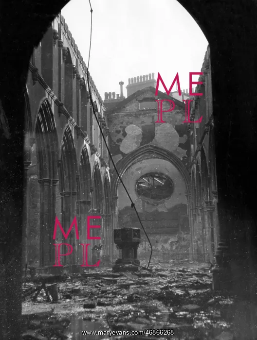 : Ruined interior of Cripplegate Church, London - WW2, Blitz : Ruined interior of Cripplegate Church, London - WW2, Blitz