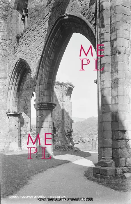 : Ruins of Bolton Abbey : Ruins of Bolton Abbey